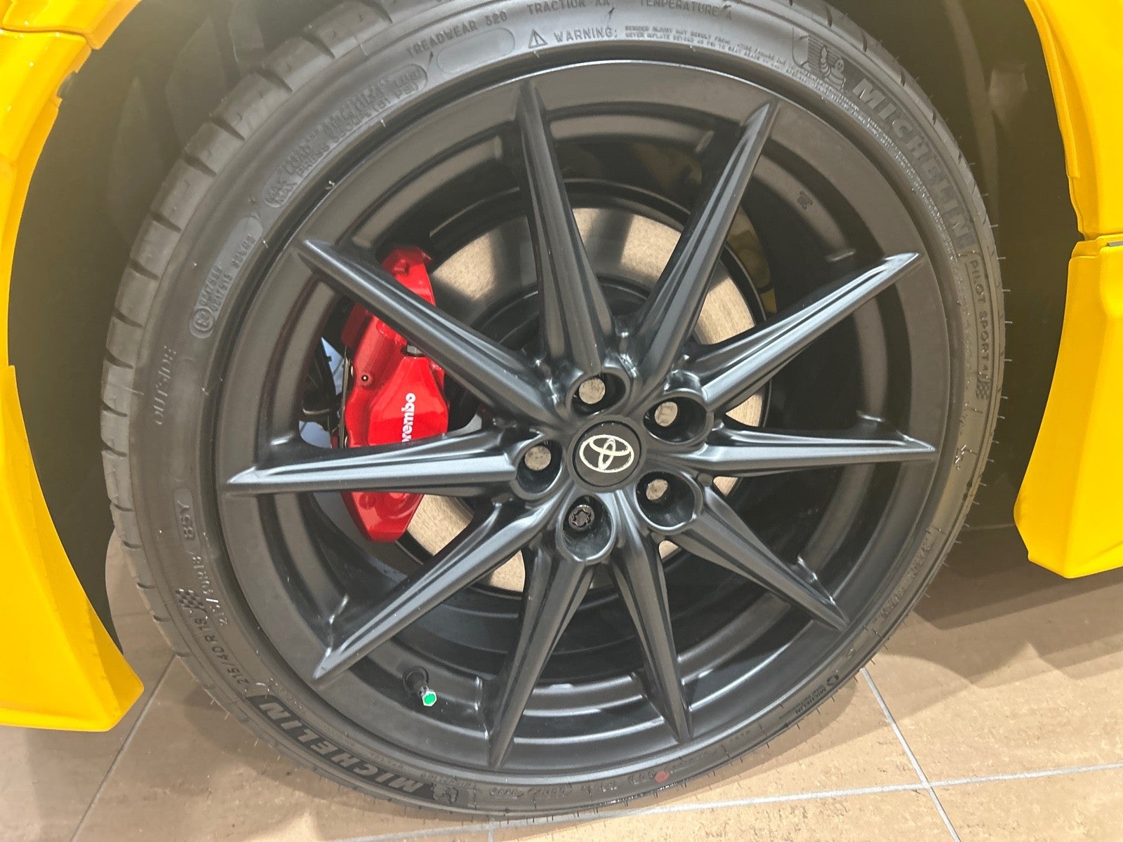 2026 Toyota GR86 2DR AT YUZU EDITION