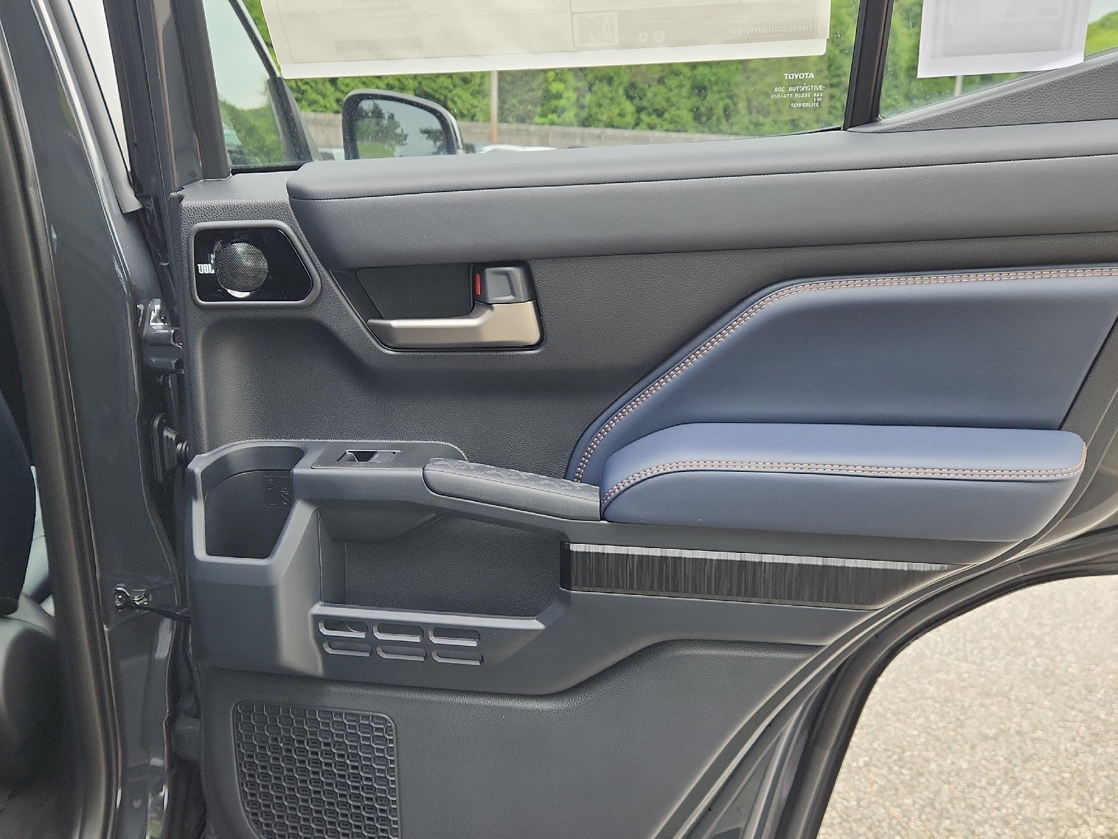 2026 Toyota 4Runner i-FORCE MAX Platinum