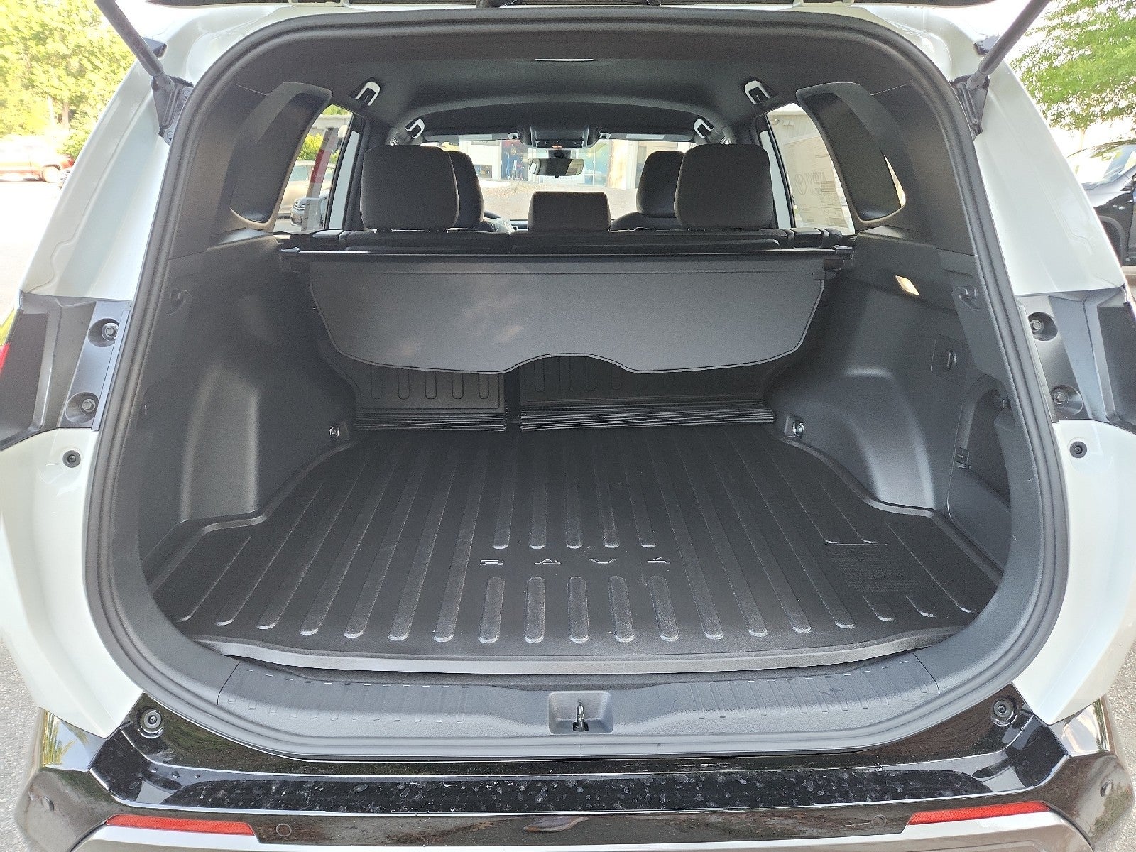 2026 Toyota RAV4 Plug-In Hybrid 4DR SE