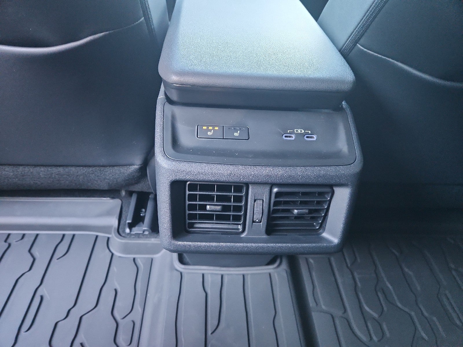 2026 Toyota bZ Woodland 4DR AWD PREMIUM
