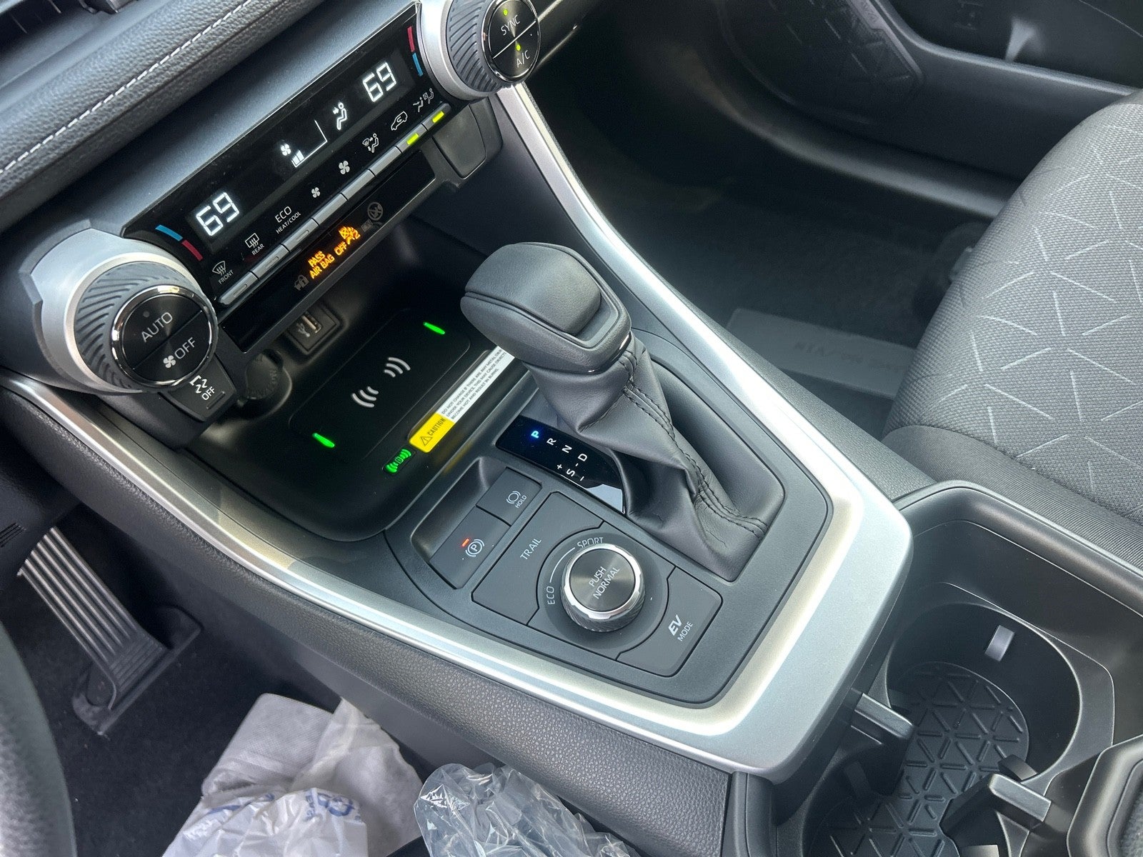 2025 Toyota RAV4 Hybrid Hybrid XLE