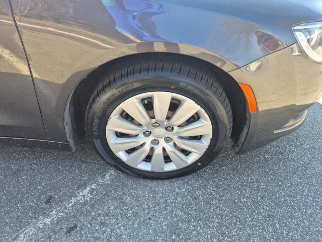 2015 Chrysler 200 LX