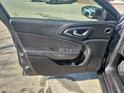 2015 Chrysler 200 LX