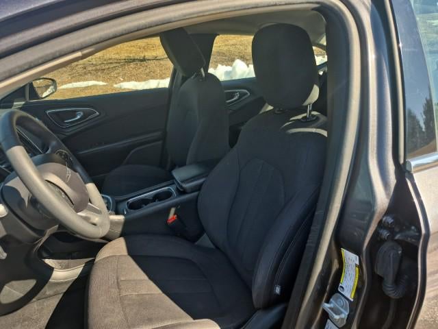 2015 Chrysler 200 LX