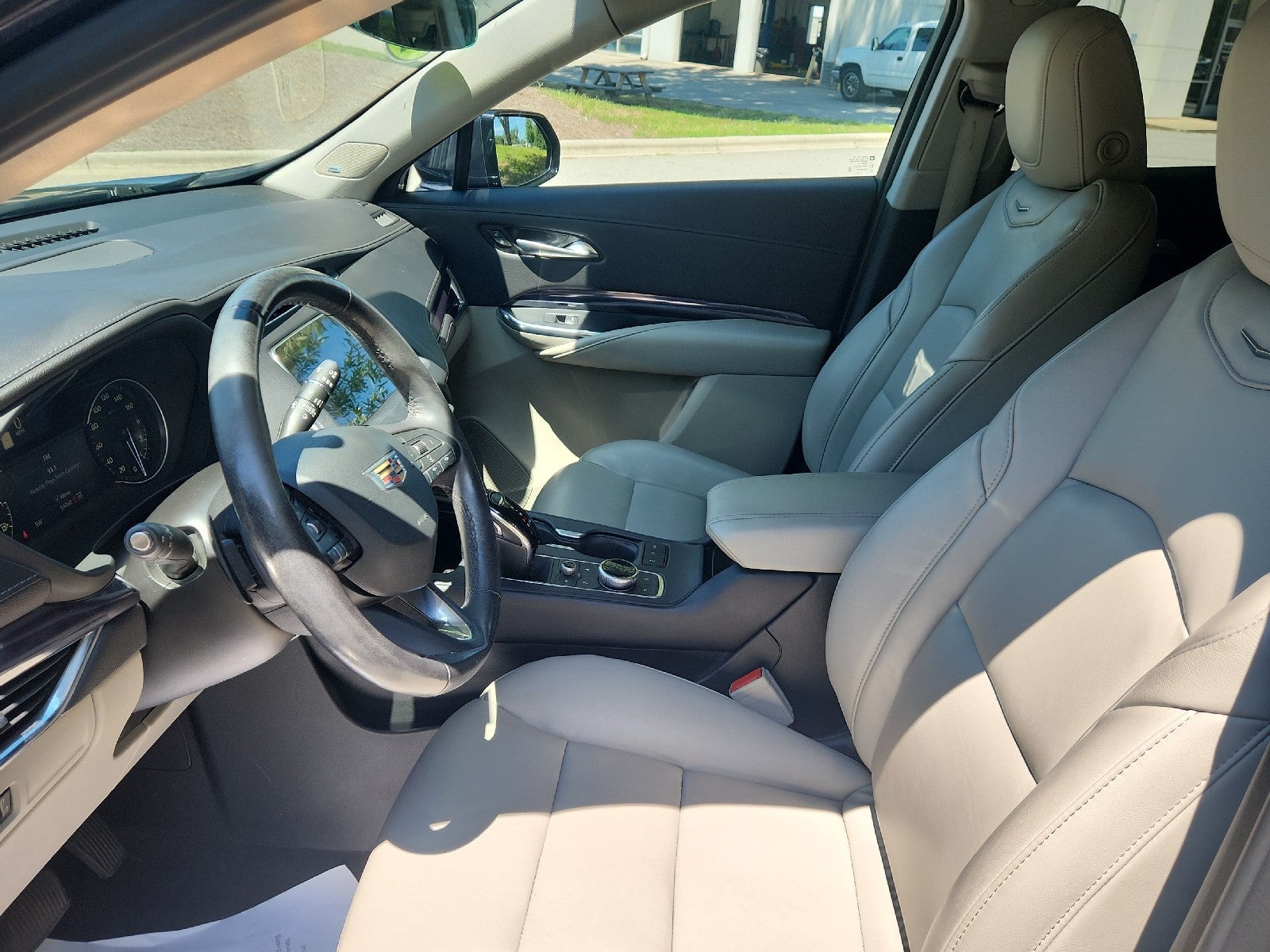 2023 Cadillac XT4 AWD Luxury