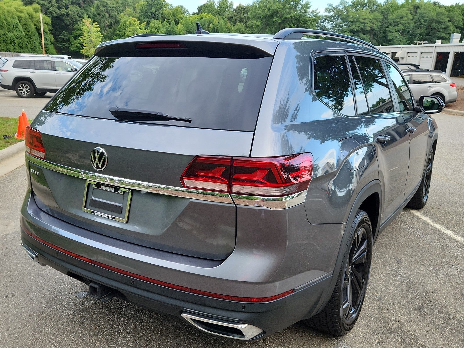 2022 Volkswagen Atlas 3.6L V6 SE w/Technology