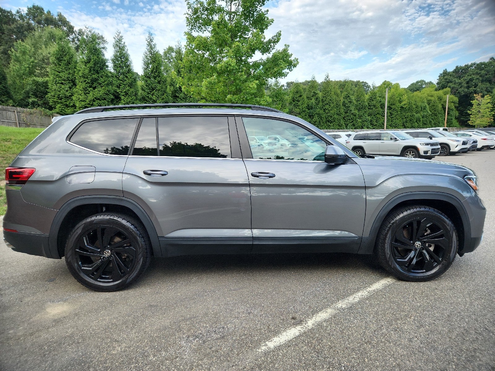 2022 Volkswagen Atlas 3.6L V6 SE w/Technology