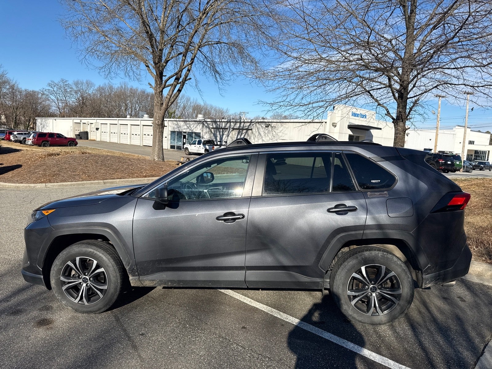2020 Toyota RAV4 LE
