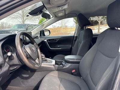 2020 Toyota RAV4 LE