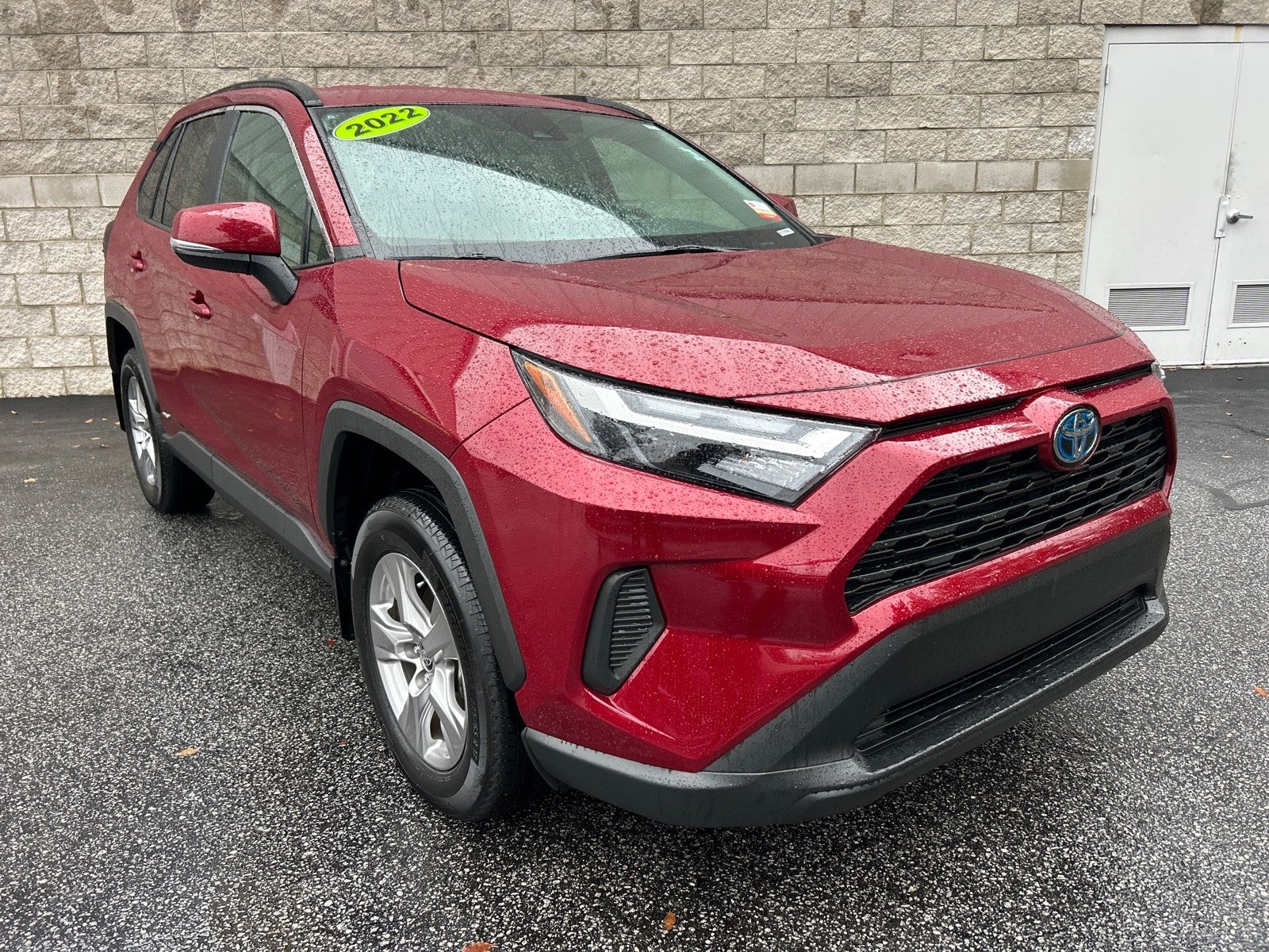 2022 Toyota RAV4 Hybrid XLE