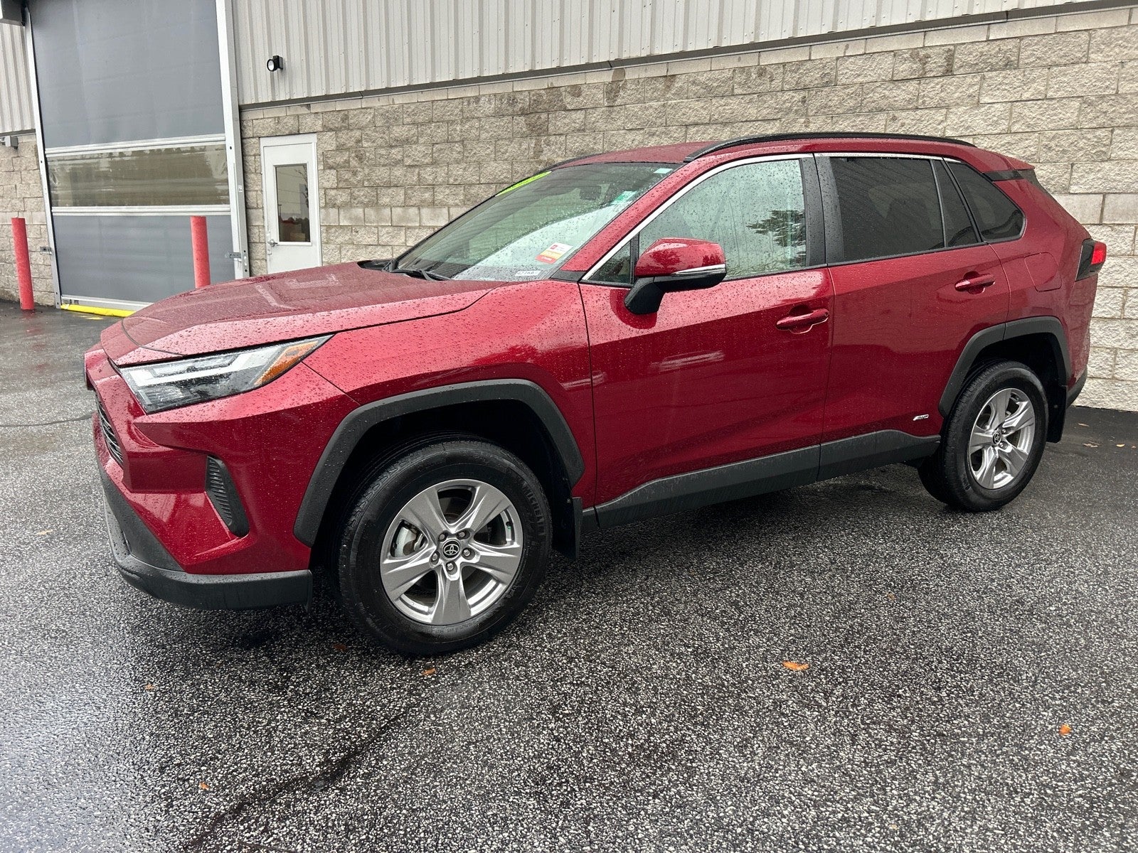 2022 Toyota RAV4 Hybrid XLE