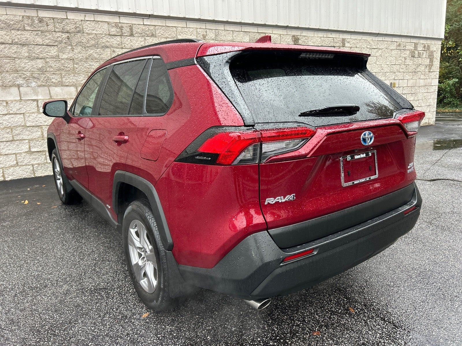 2022 Toyota RAV4 Hybrid XLE