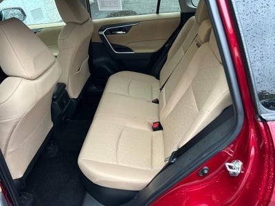 2022 Toyota RAV4 Hybrid XLE