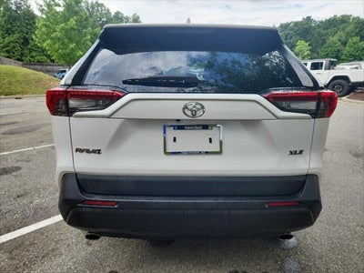 2022 Toyota RAV4 XLE