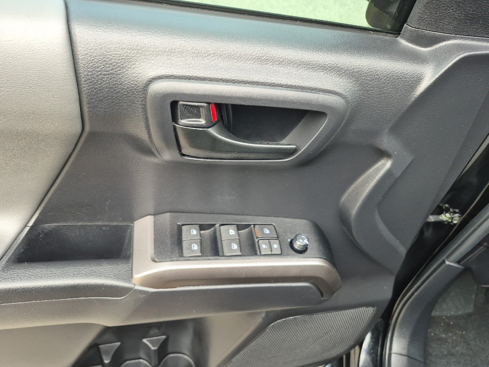 2022 Toyota Tacoma 2WD SR5