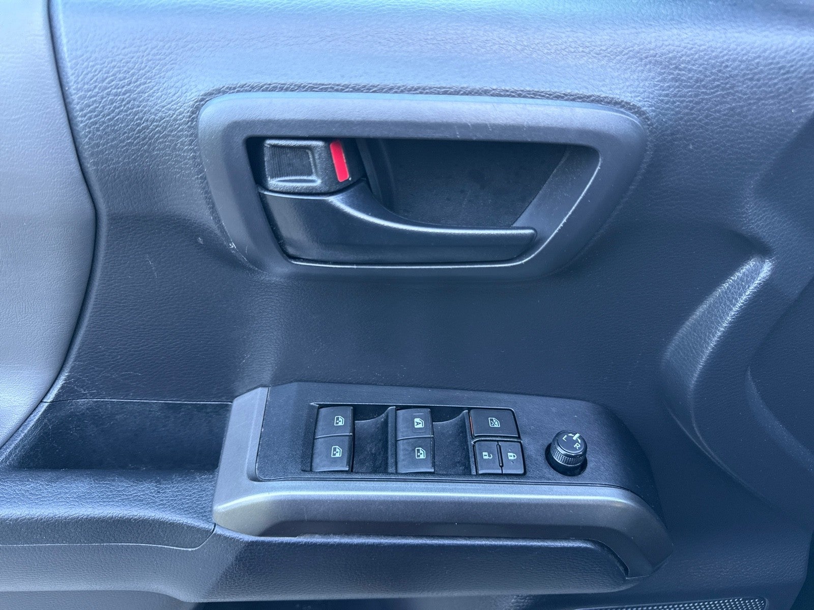 2022 Toyota Tacoma 2WD SR5