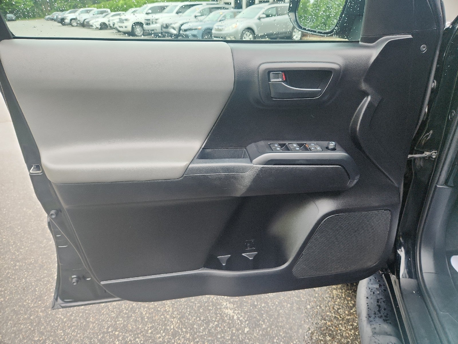 2022 Toyota Tacoma 4WD SR