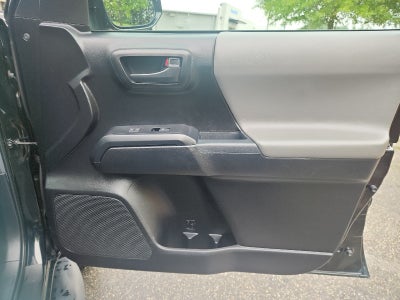2022 Toyota Tacoma 4WD SR