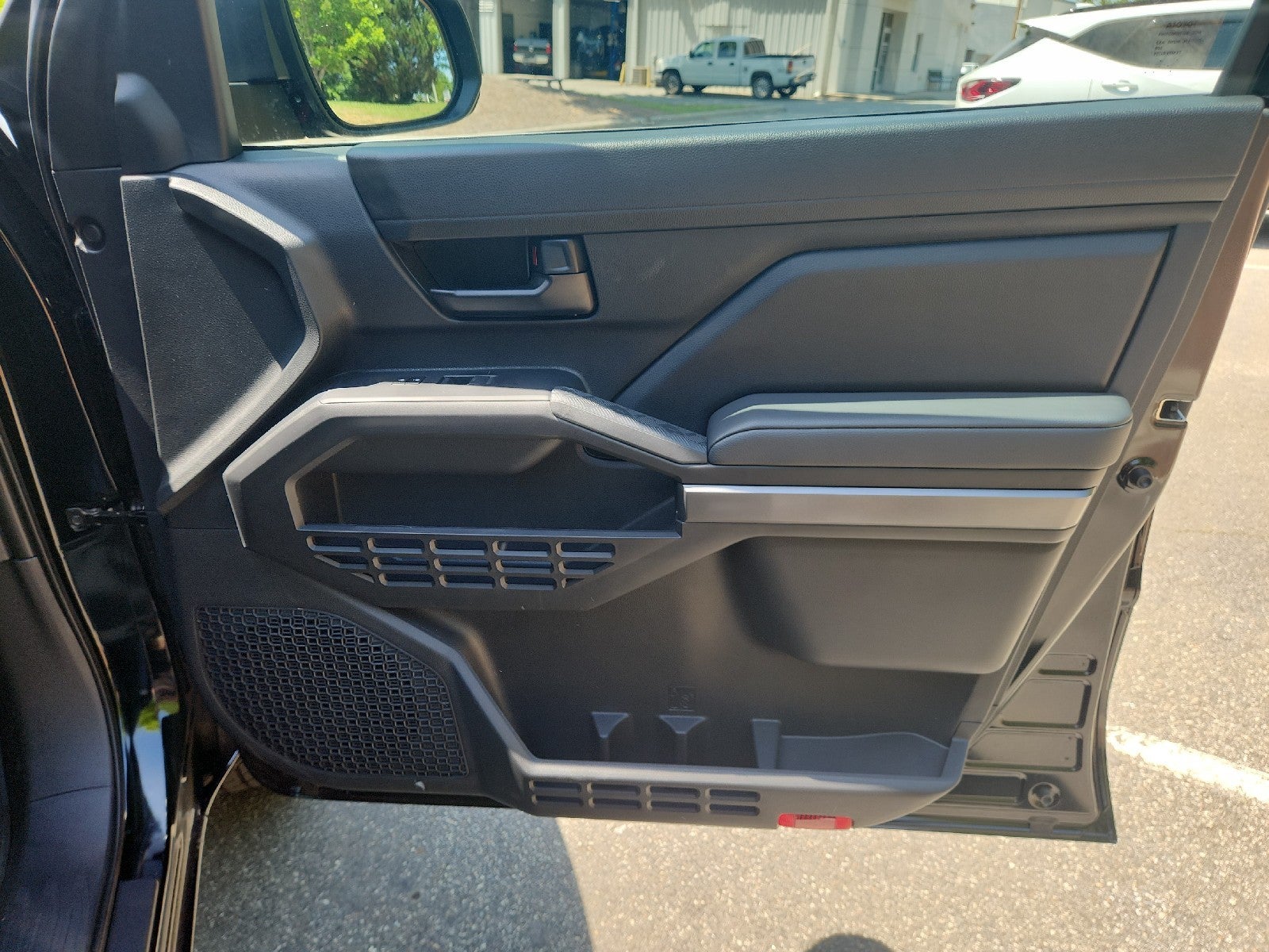 2025 Toyota Tacoma 4WD SR5