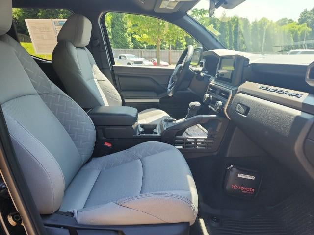 2025 Toyota Tacoma 4WD SR5