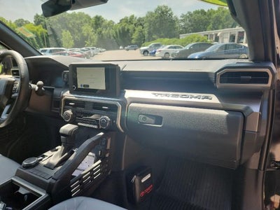2025 Toyota Tacoma 4WD SR5