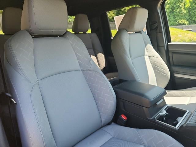 2025 Toyota Tacoma 4WD SR5