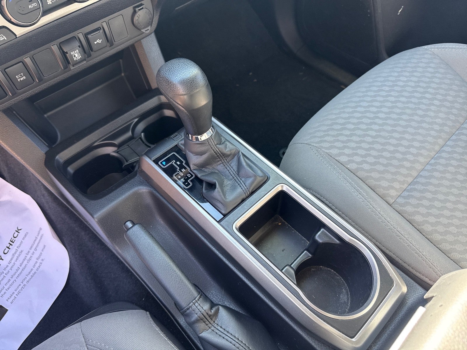 2022 Toyota Tacoma 4WD SR5