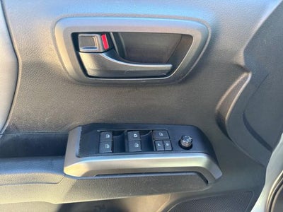 2022 Toyota Tacoma 4WD SR5