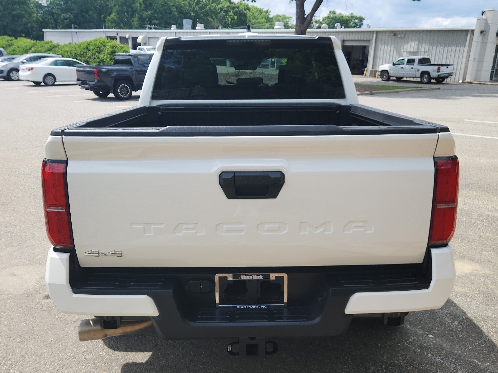 2025 Toyota Tacoma 4WD SR5