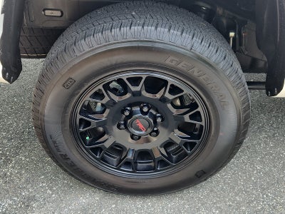 2025 Toyota Tacoma 4WD SR5