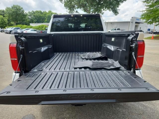 2025 Toyota Tacoma 4WD SR5