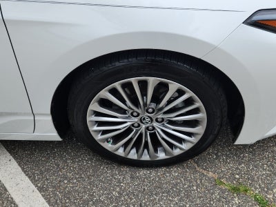 2019 Toyota Avalon Hybrid Limited