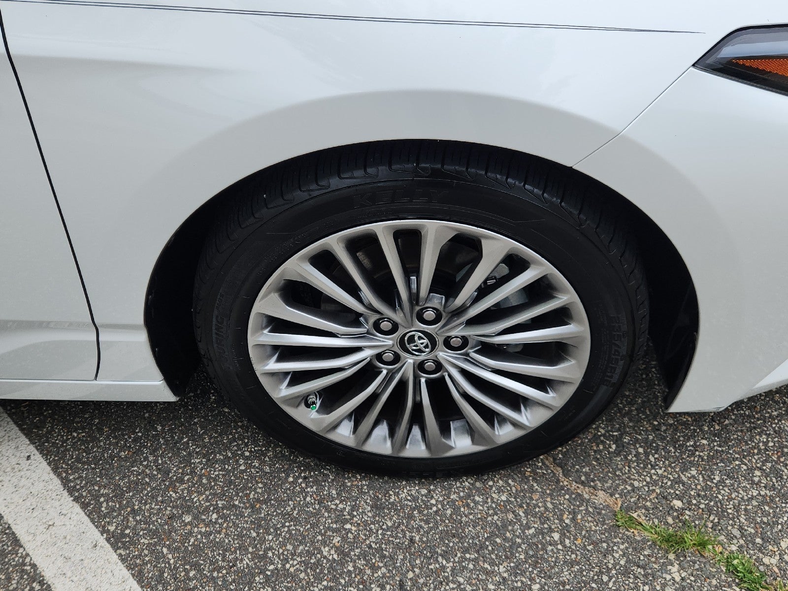 2019 Toyota Avalon Hybrid Limited