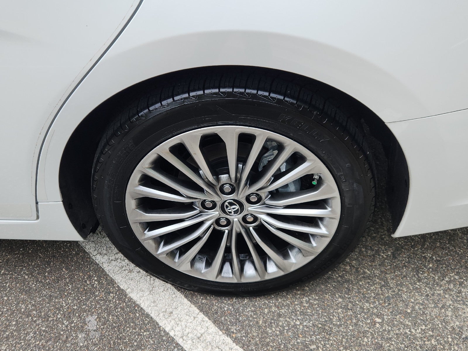 2019 Toyota Avalon Hybrid Limited