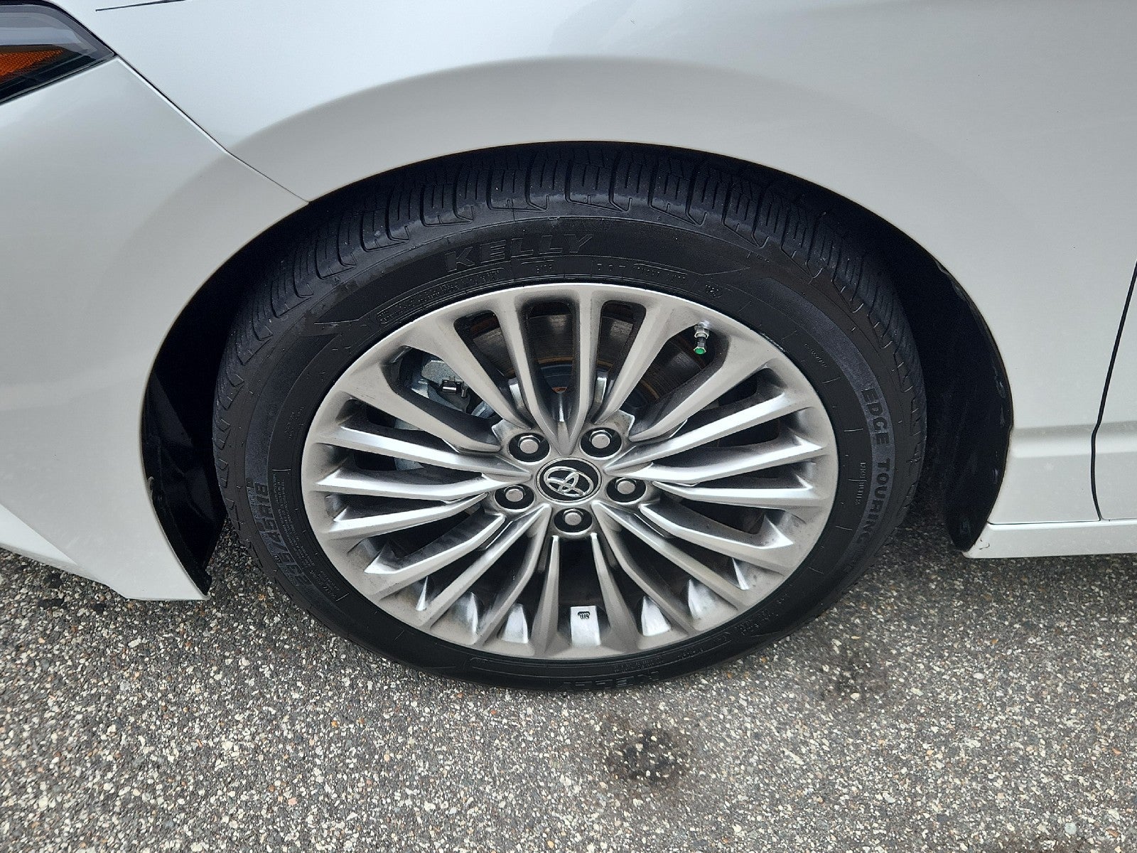 2019 Toyota Avalon Hybrid Limited