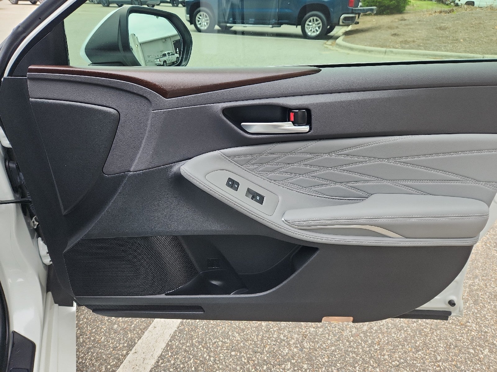 2019 Toyota Avalon Hybrid Limited
