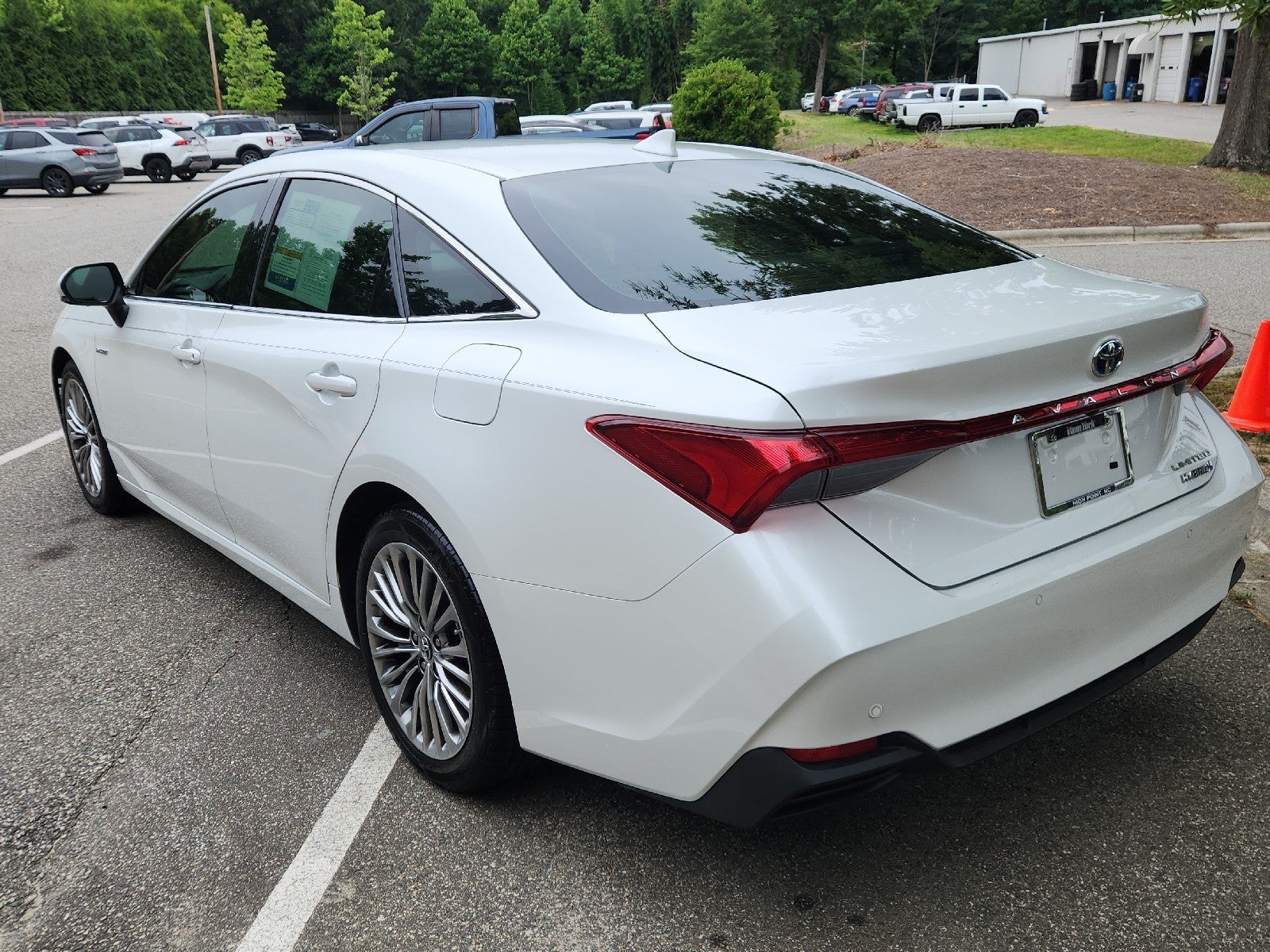 2019 Toyota Avalon Hybrid Limited