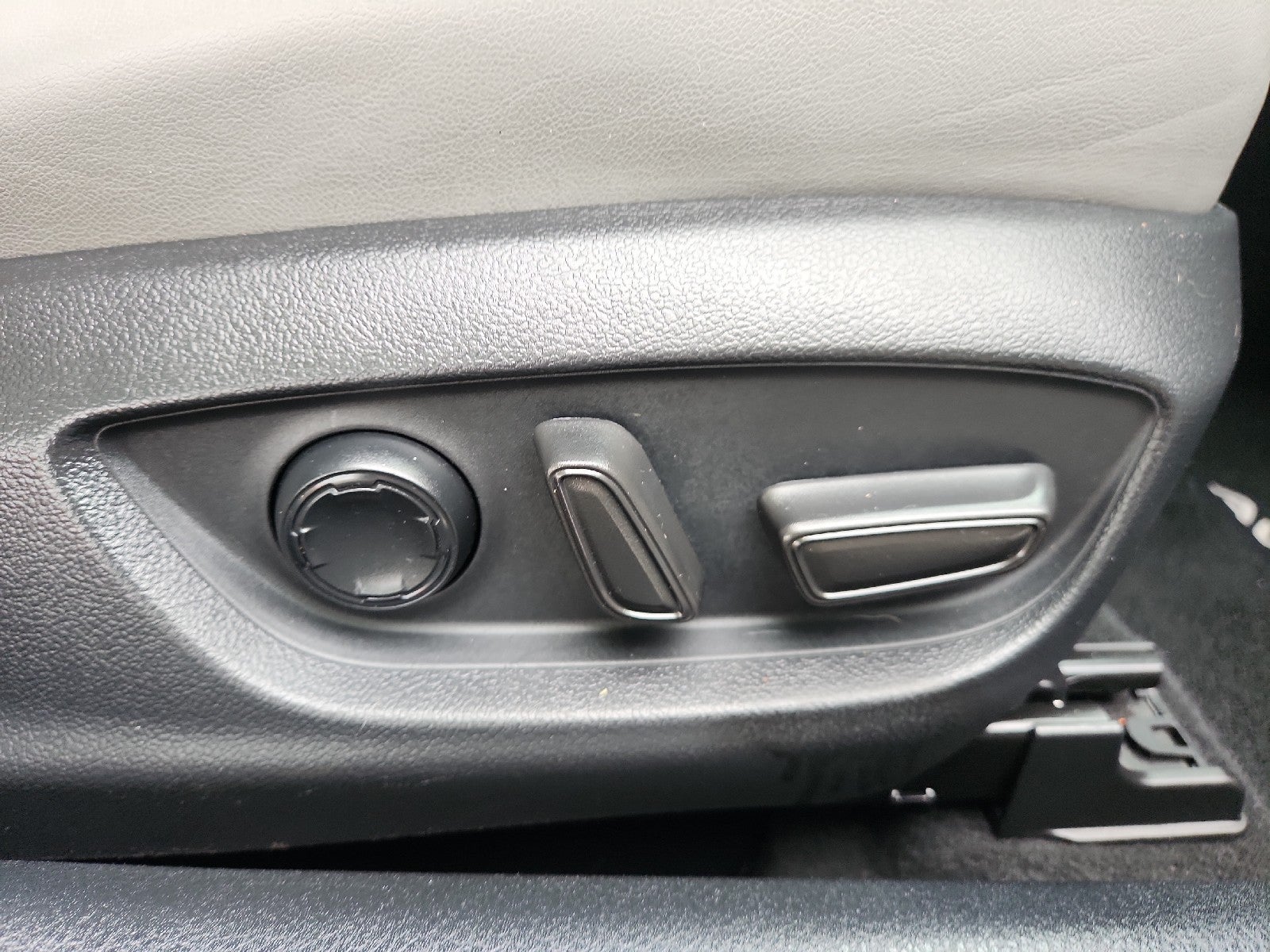 2019 Toyota Avalon Hybrid Limited
