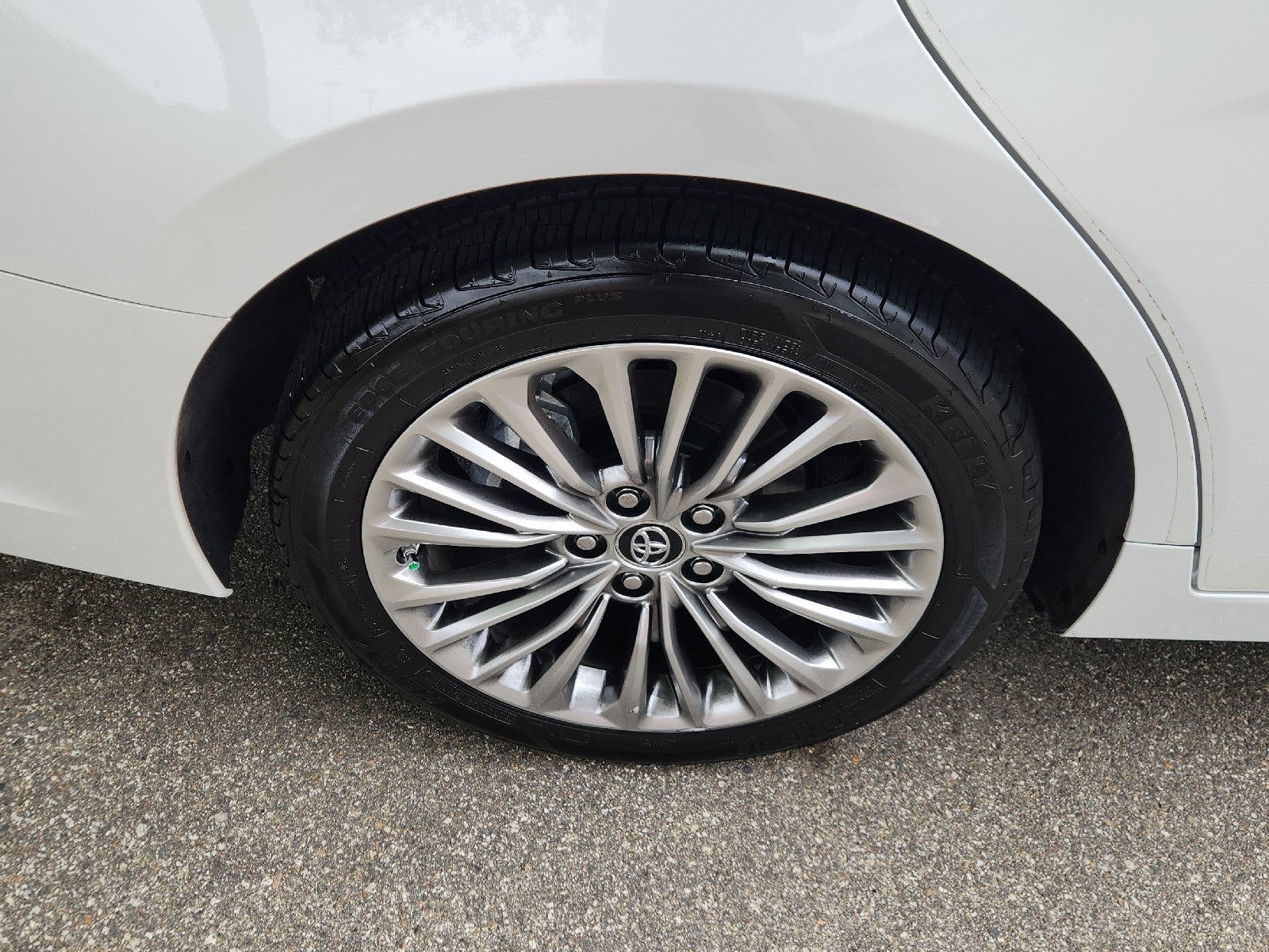 2019 Toyota Avalon Hybrid Limited