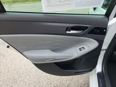2019 Toyota Avalon Hybrid Limited