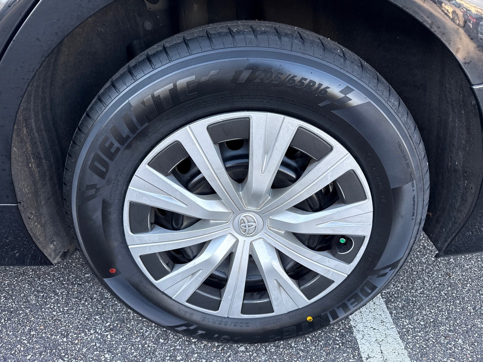 2022 Toyota Camry Hybrid LE