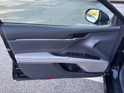 2022 Toyota Camry Hybrid LE