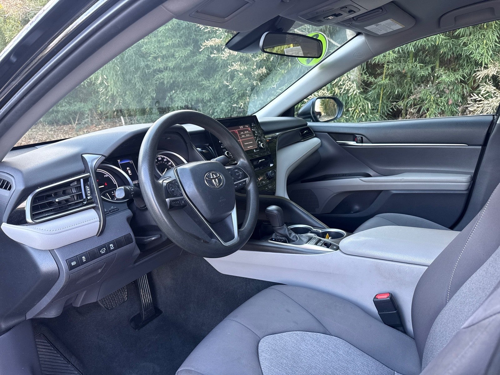 2022 Toyota Camry Hybrid LE