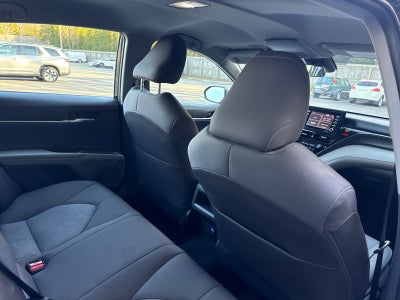 2022 Toyota Camry Hybrid LE