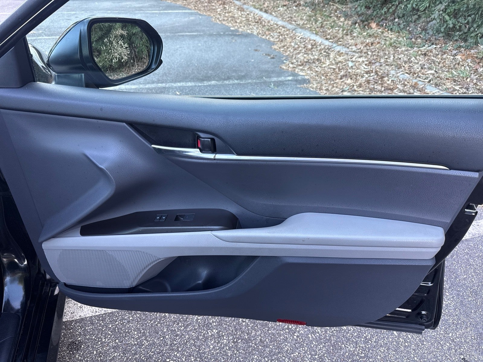 2022 Toyota Camry Hybrid LE