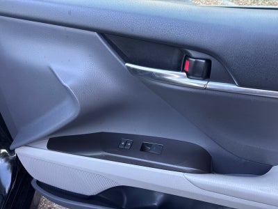 2022 Toyota Camry Hybrid LE