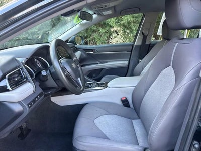 2022 Toyota Camry Hybrid LE