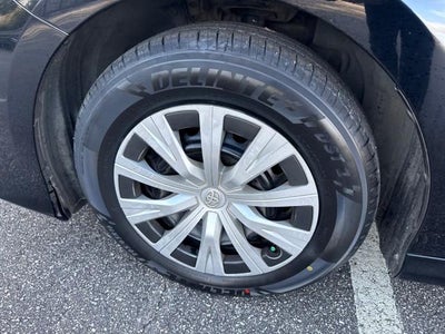 2022 Toyota Camry Hybrid LE