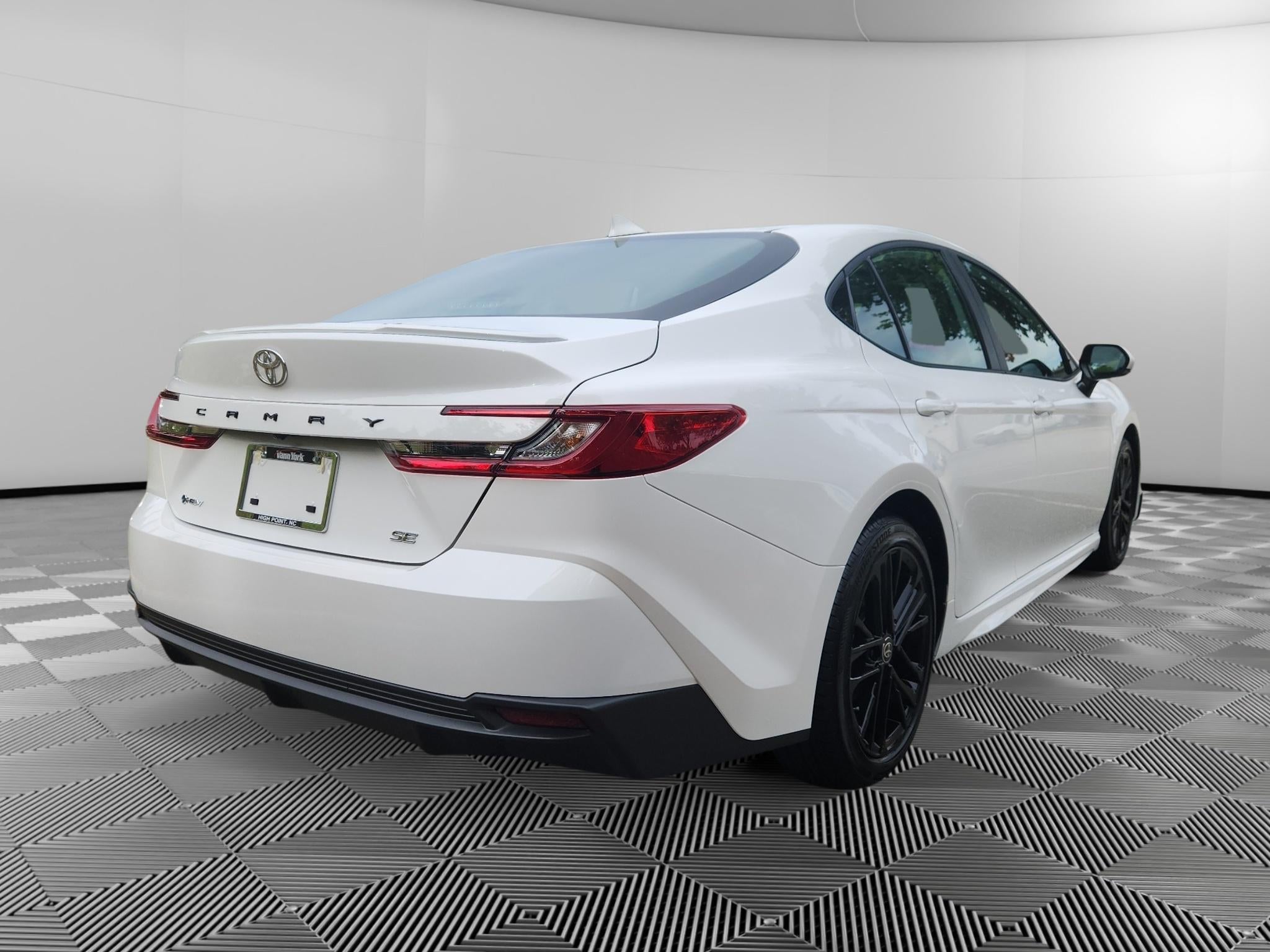 2026 Toyota Camry Hybrid SE