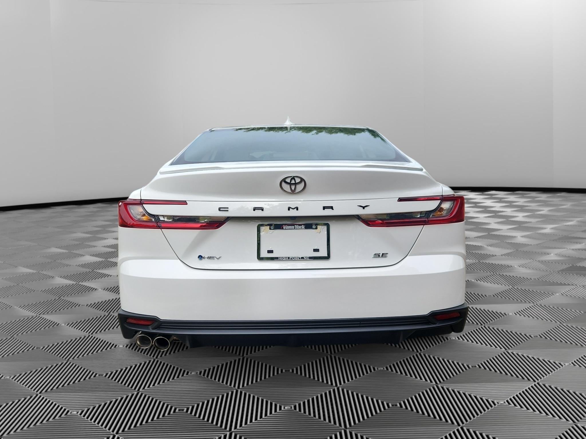 2026 Toyota Camry Hybrid SE